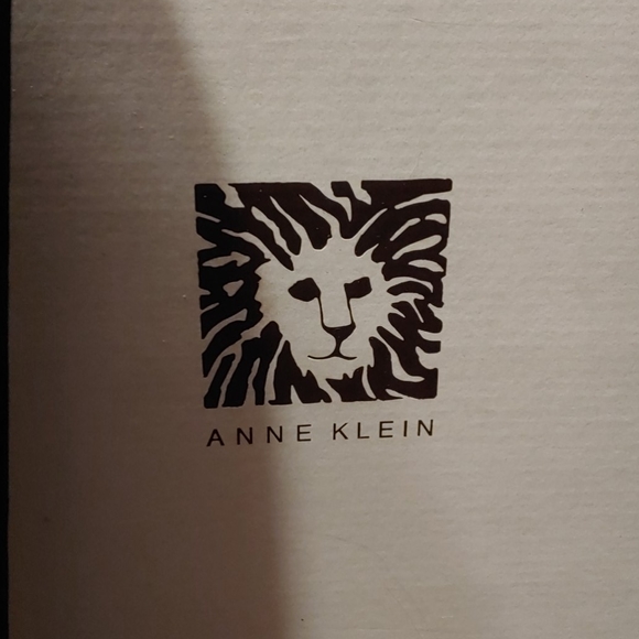 ANNE KLEIN BLACK SUEDE BOOTS SIZE 8 NWT - Picture 6 of 8